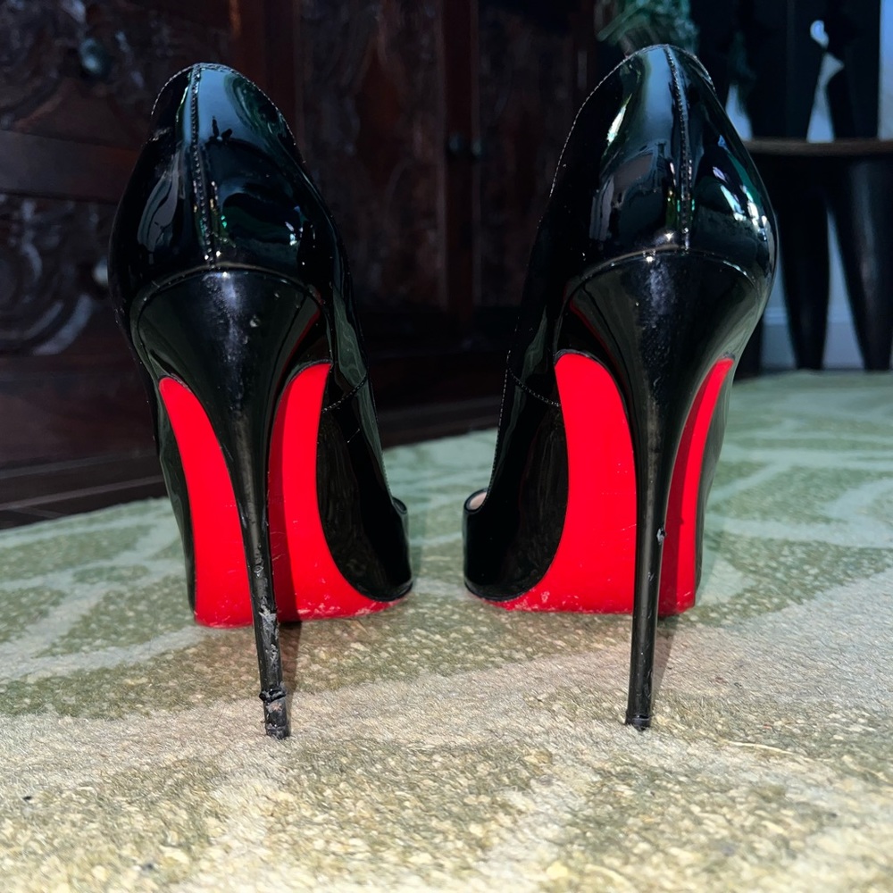 Christian Louboutin So Kate 120mm pumps.